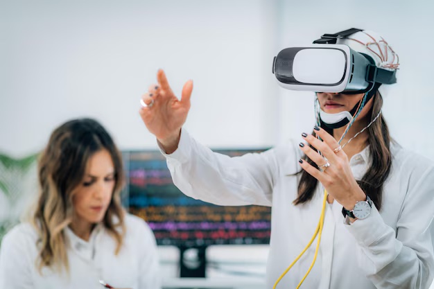 Analiza stresu i badanie eyetracking VR u operatora.